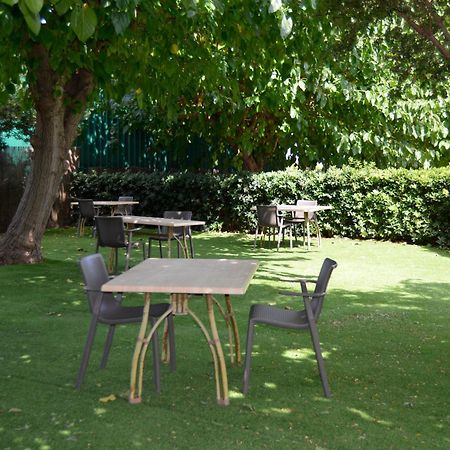 Hostal Blayet บาเลนเซีย ภายนอก รูปภาพ