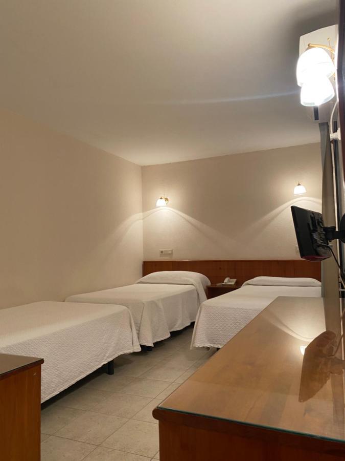 Hostal Blayet บาเลนเซีย ภายนอก รูปภาพ