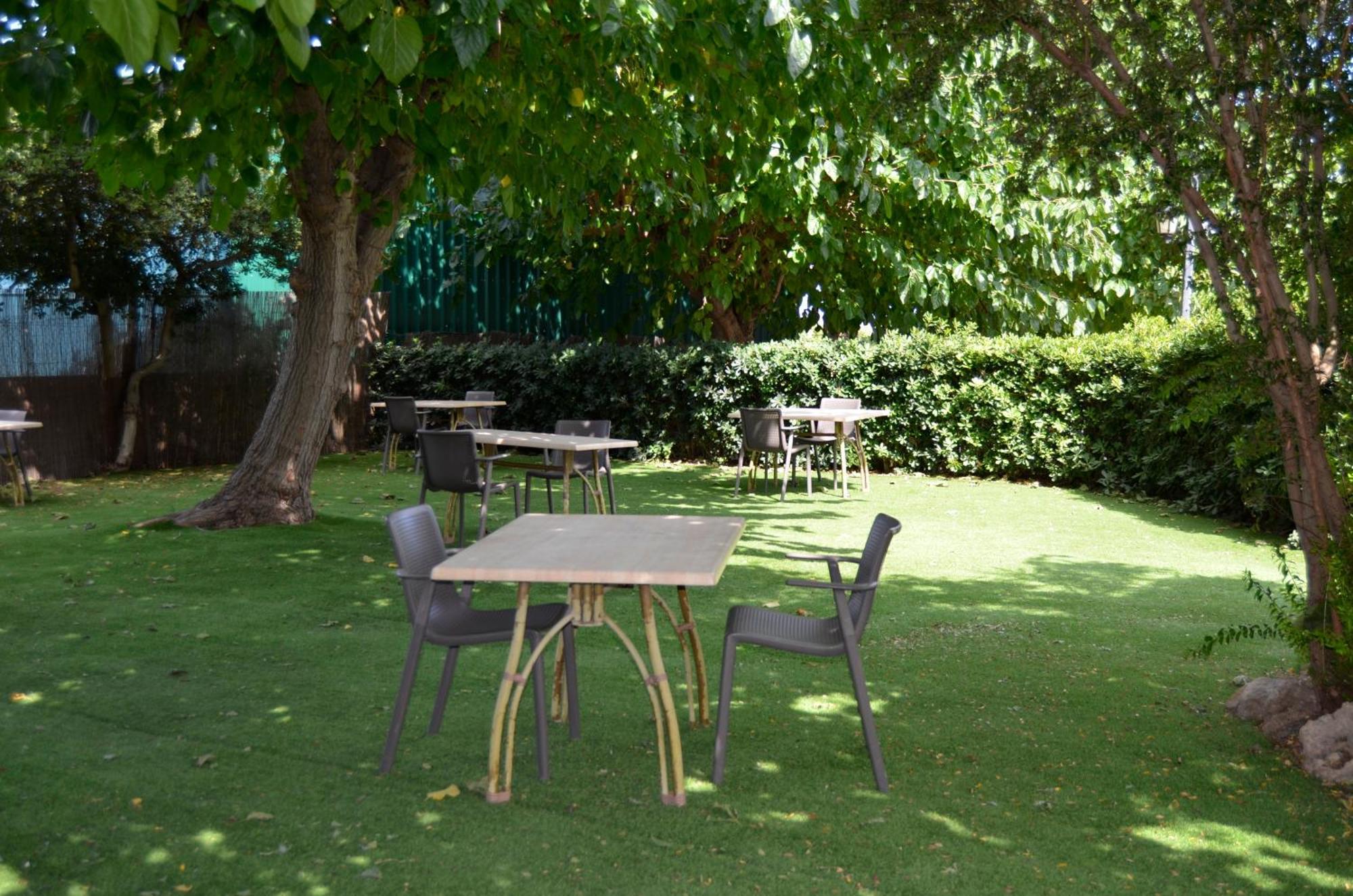 Hostal Blayet บาเลนเซีย ภายนอก รูปภาพ