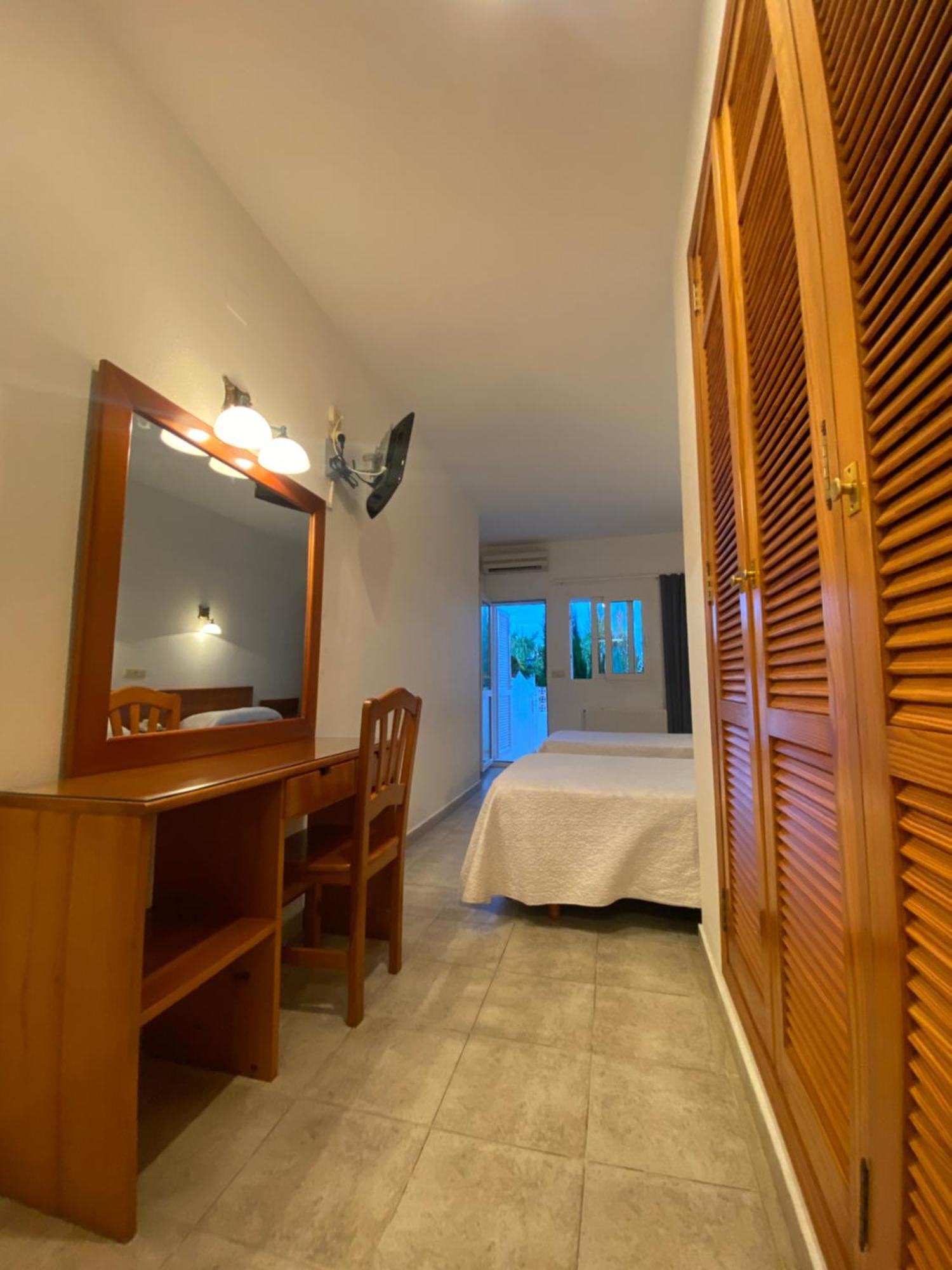 Hostal Blayet บาเลนเซีย ภายนอก รูปภาพ